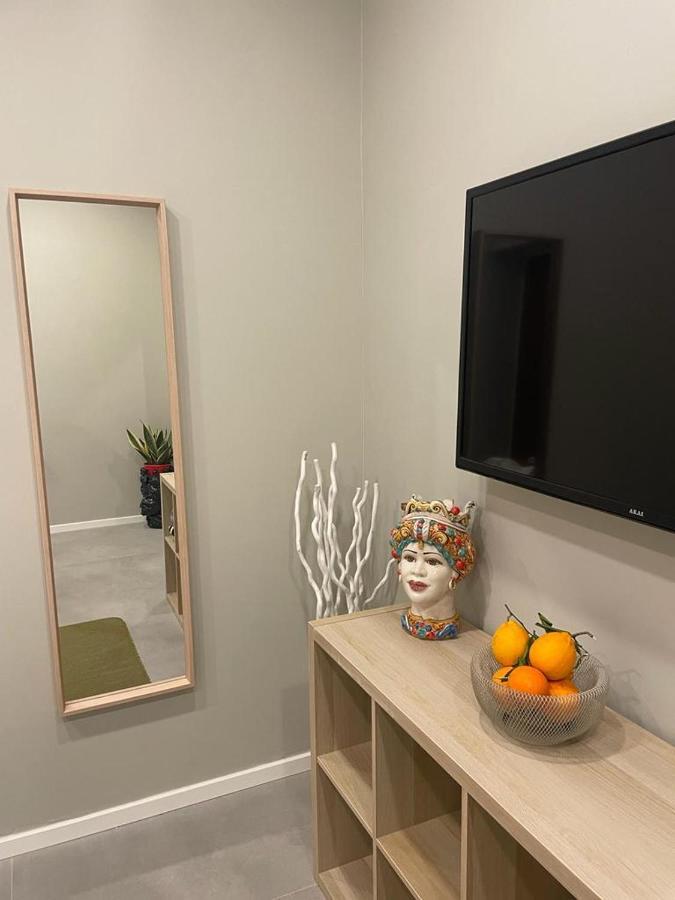 Conny'S House Apartment คาตาเนีย ภายนอก รูปภาพ