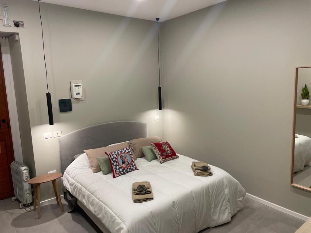 Conny'S House Apartment คาตาเนีย ภายนอก รูปภาพ