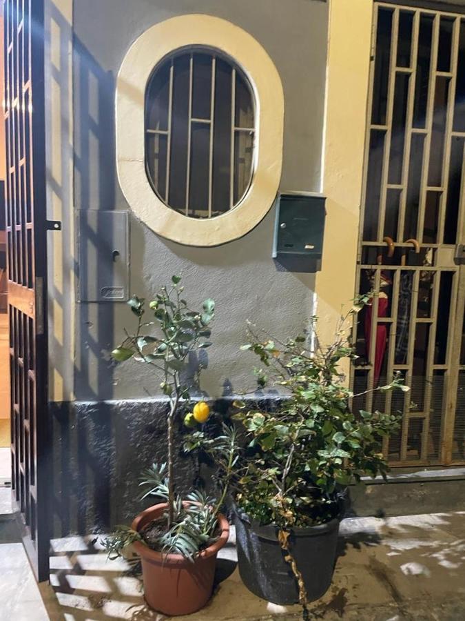Conny'S House Apartment คาตาเนีย ภายนอก รูปภาพ